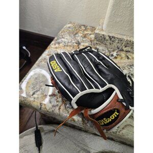 Wilson A500 11 1/2 Inch AD5RB21115 RHT Unused  Right Hand Throw Baseball Glove